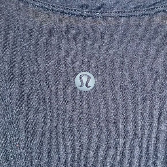 LULULEMON Lifted Balance Long-Sleeved Asymmetrical Hem Top Shirt Women’s Size 2 - Picture 5 of 5